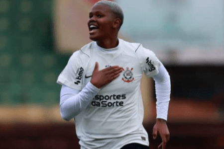 Jhonson marcou um dos gols da vitória do Corinthians sobre o Cruzeiro