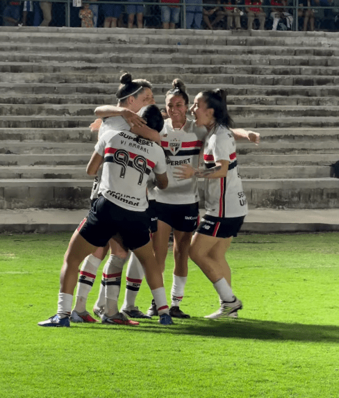 São Paulo vence Flamengo fora de casa e abre vantagem na semifinal do Brasileiro Feminino