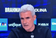 Castro se irrita em coletiva e recusa pergunta após derrota do Grêmio para o Vasco