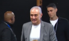 Tite chega ao Nilton Santos para acompanhar Botafogo x Grêmio pelo Brasileiro