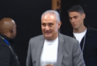 Tite chega ao Nilton Santos para acompanhar Botafogo x Grêmio pelo Brasileiro
