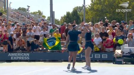 Luisa Stefani e Gabriela Dabrowski estreiam com vitória no US Open