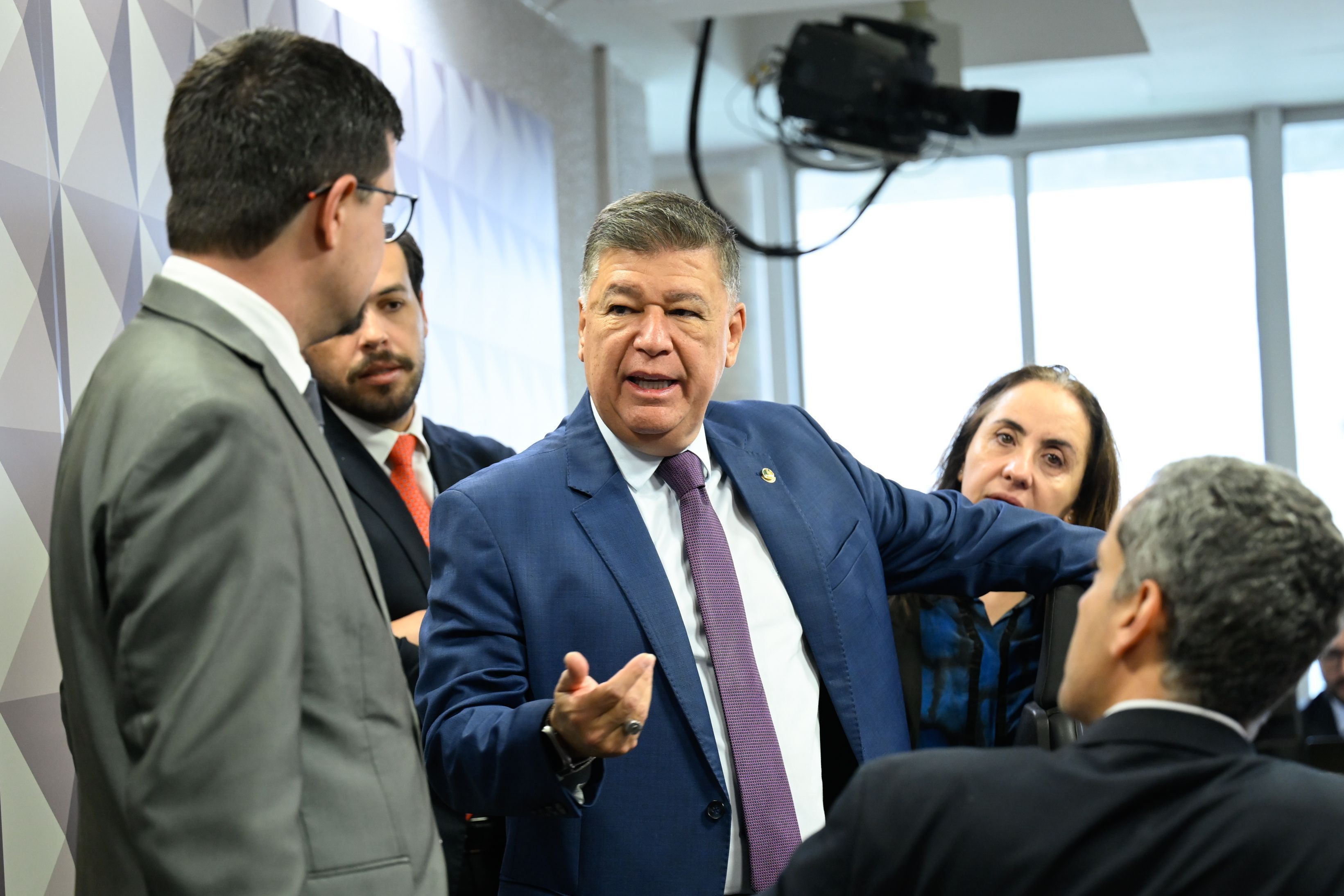 Carlos Viana foca em reuniões com lideranças nesta sexta (18); veja agenda