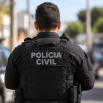 Polícia procura suspeito de matar vizinho; adolescente assumiu crime para acobertá-lo