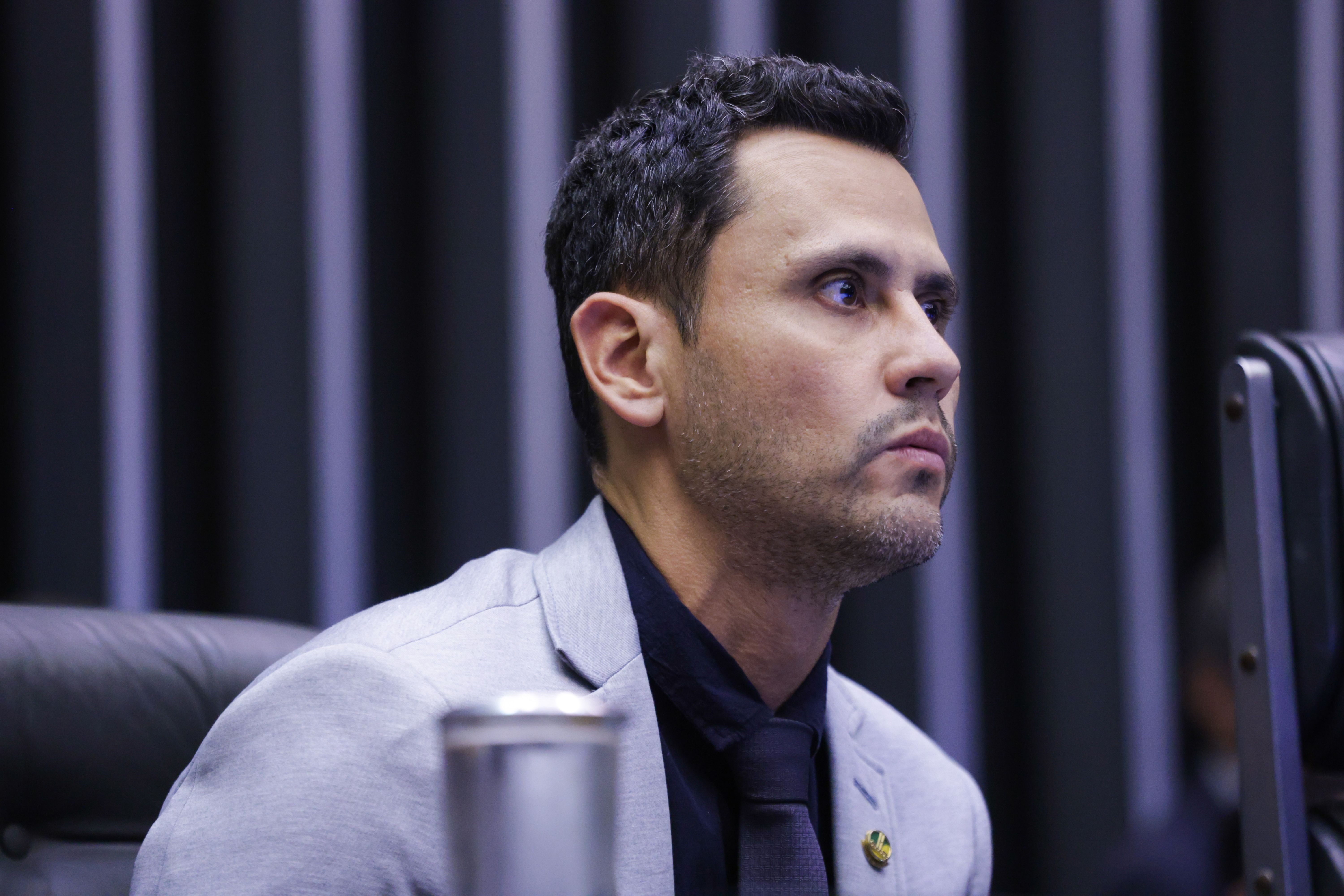 Após críticas de Simões, Cleitinho reage: 'Agora ele resolveu me atacar'