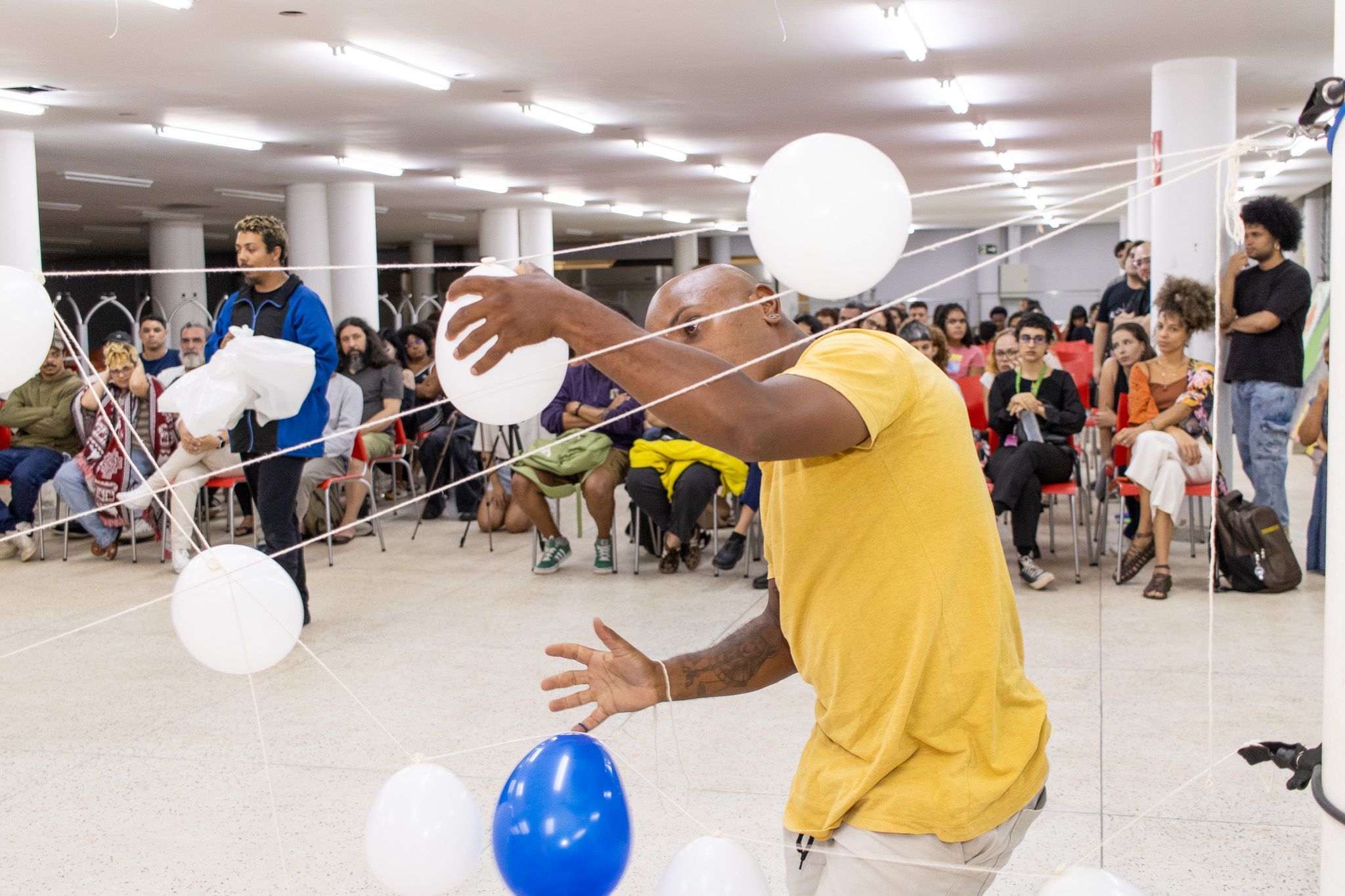 Coletivo nomeiodeparacom estreia o espetáculo 'Solos de Amor' com apresentações gratuitas em BH