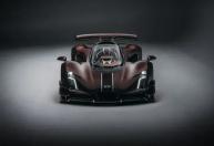 Supercarro de US$ 2,75 milhões coloca passageiro atrás do motorista