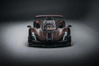 Supercarro de US$ 2,75 milhões coloca passageiro atrás do motorista