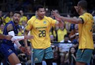 Jogadores explicam confusão em Brasil x Argentina no vôlei: 'É do jogo'