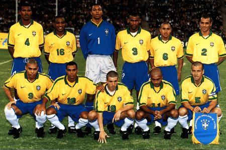 Dida, ao centro, goleiro da Seleção Brasileira na Copa das Confederações de 1997 • Divulgação/CBF