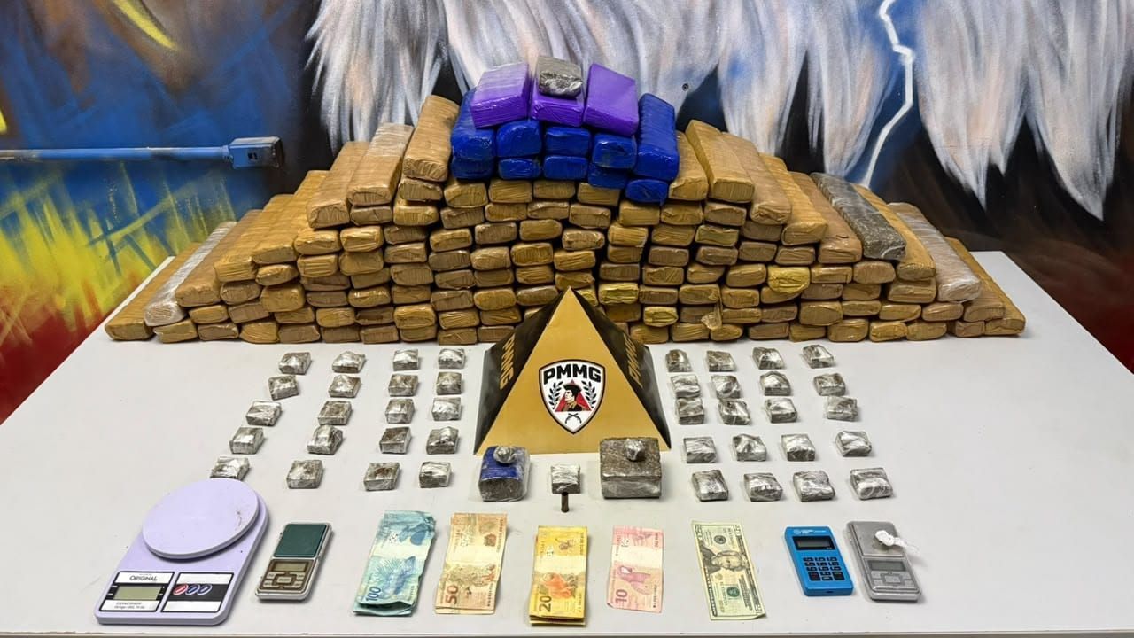 PM apreende 141 barras e 45 porções de maconha em Santana do Paraíso