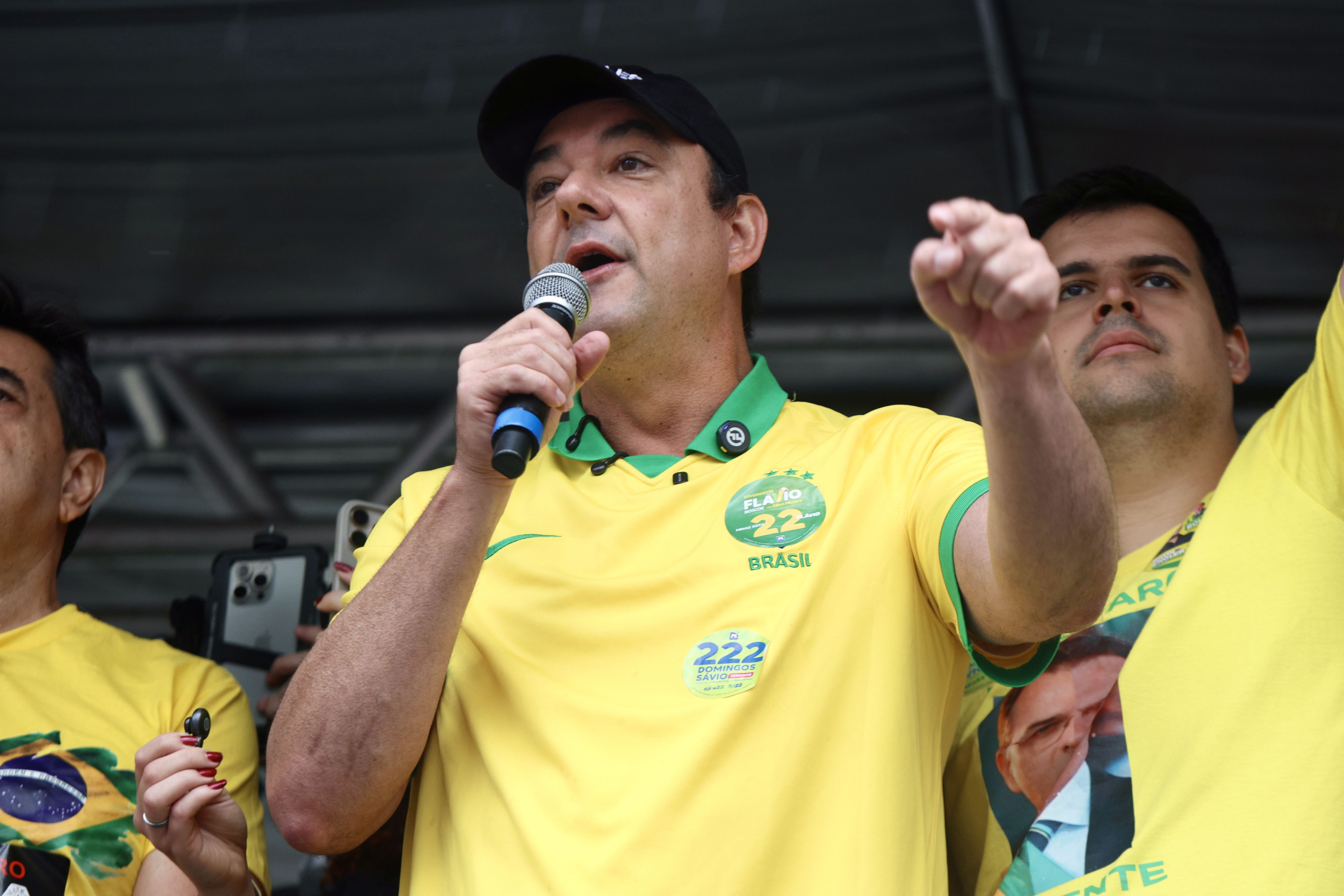 Flávio Roscoe faz adesivaço em Belo Horizonte e segue para Juiz de Fora nesta terça (8)