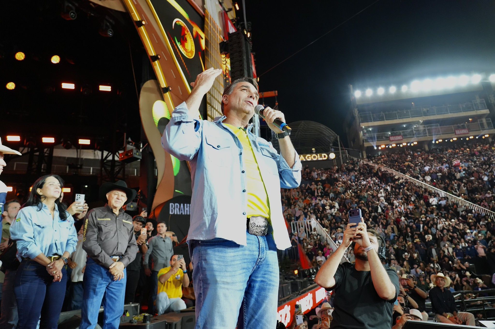 TSE prossegue com investigação de uso ilícito eleitoral de Flávio Bolsonaro na Festa do Peão