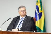 Dino determina avaliação técnica da CVM e cita falhas do Banco Master