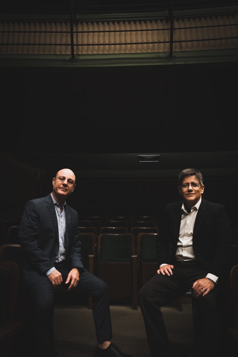 Duo Serenata canta Andrea Bocelli em espetáculo gratuito no Cine Theatro Brasil Vallourec