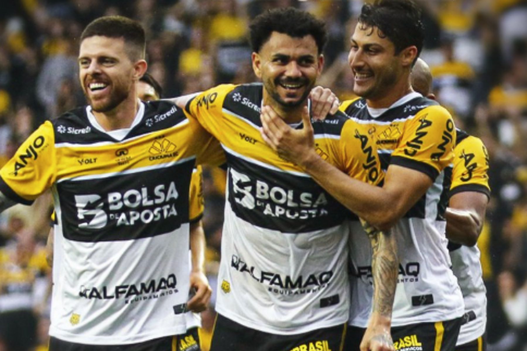 Criciúma goleia Avaí e volta a vencer na Série B do Campeonato Brasileiro