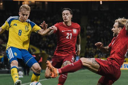 Seleção Sueca e Seleção Polonesa em ação pela Liga das Nações