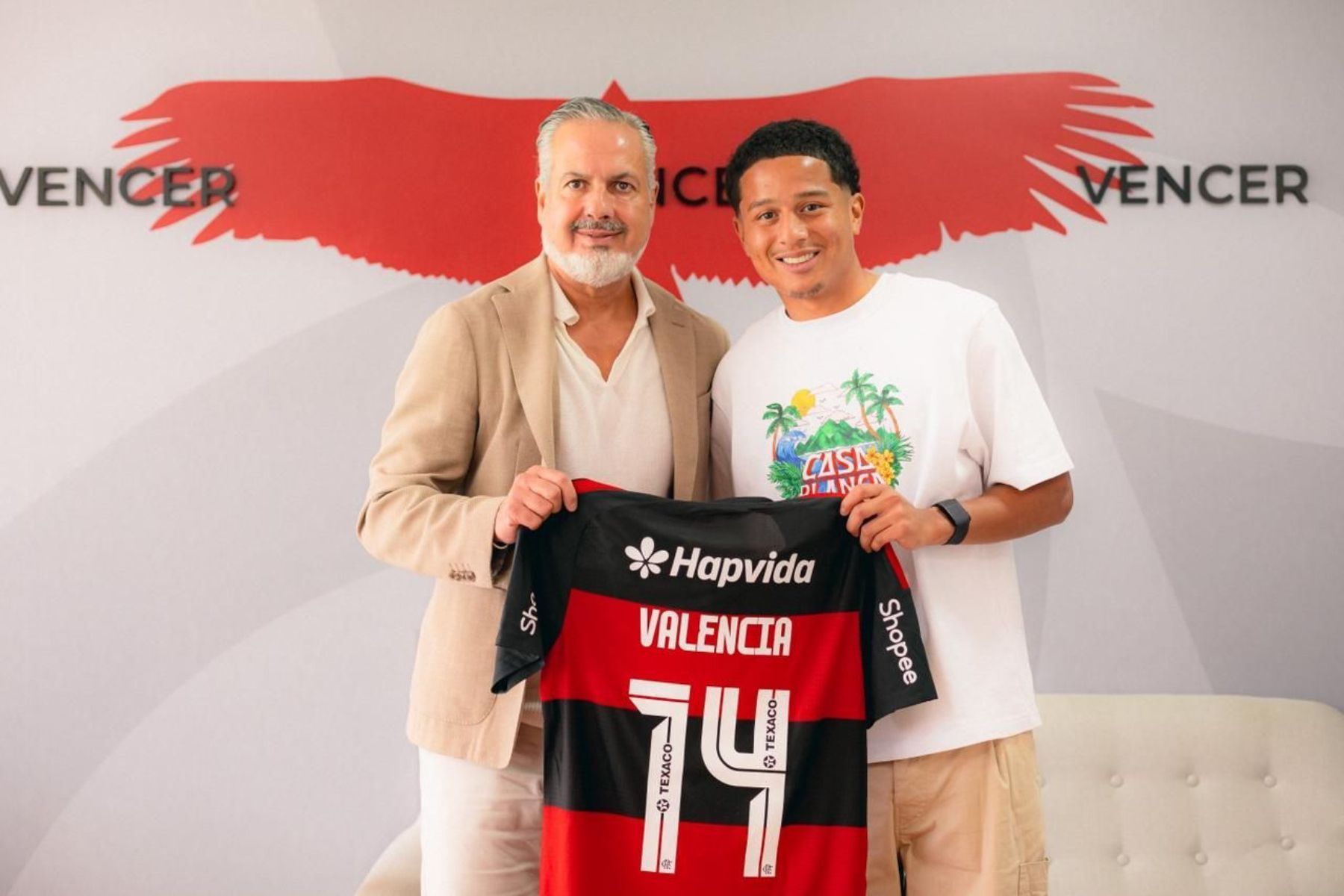 Flamengo anuncia contratação do atacante Anthony Valencia