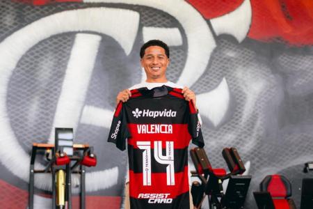 Anthony Valencia apresentado oficialmente no Flamengo