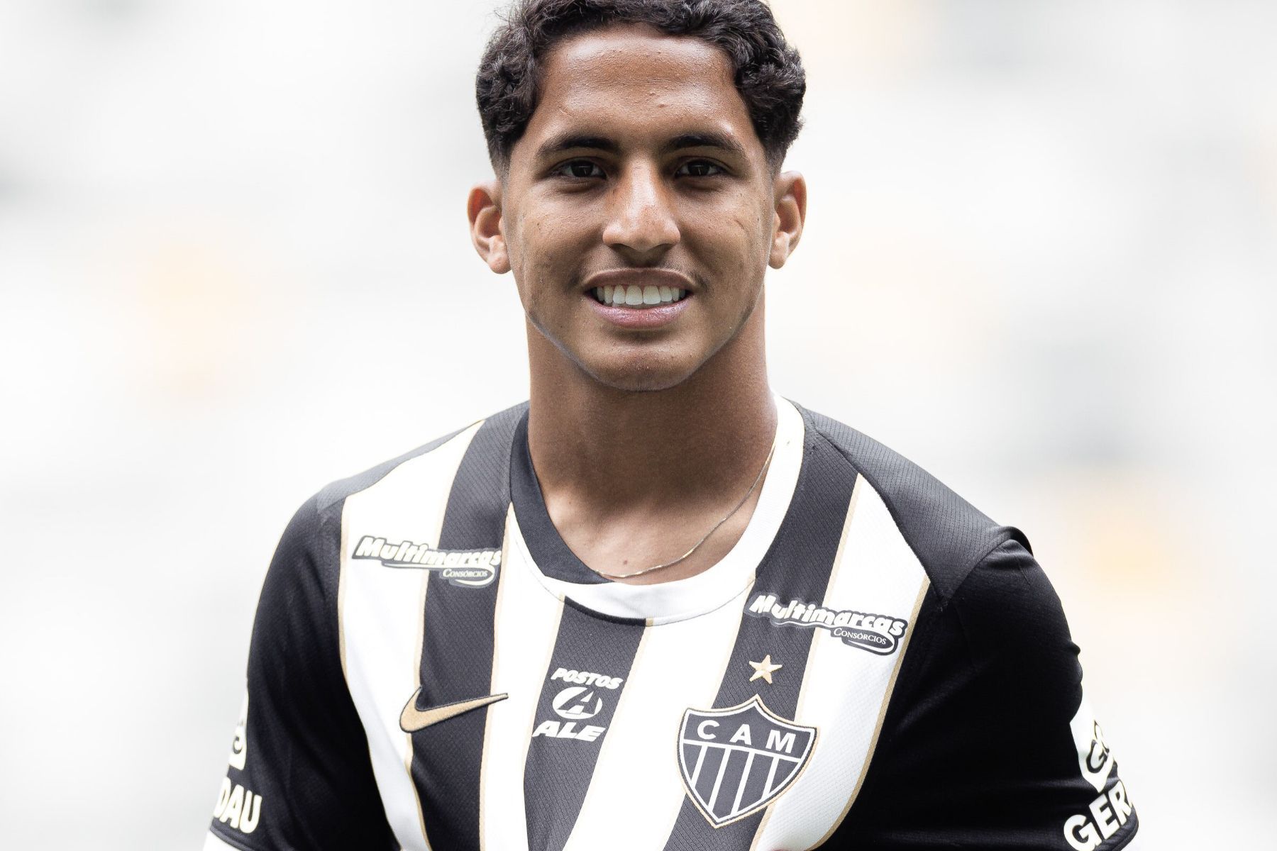  Joia do Atlético reage a renovação de contrato com o clube: 'Muitas alegrias'