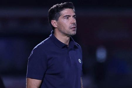 Abel Ferreira em ação no jogo entre Palmeiras e Mirassol