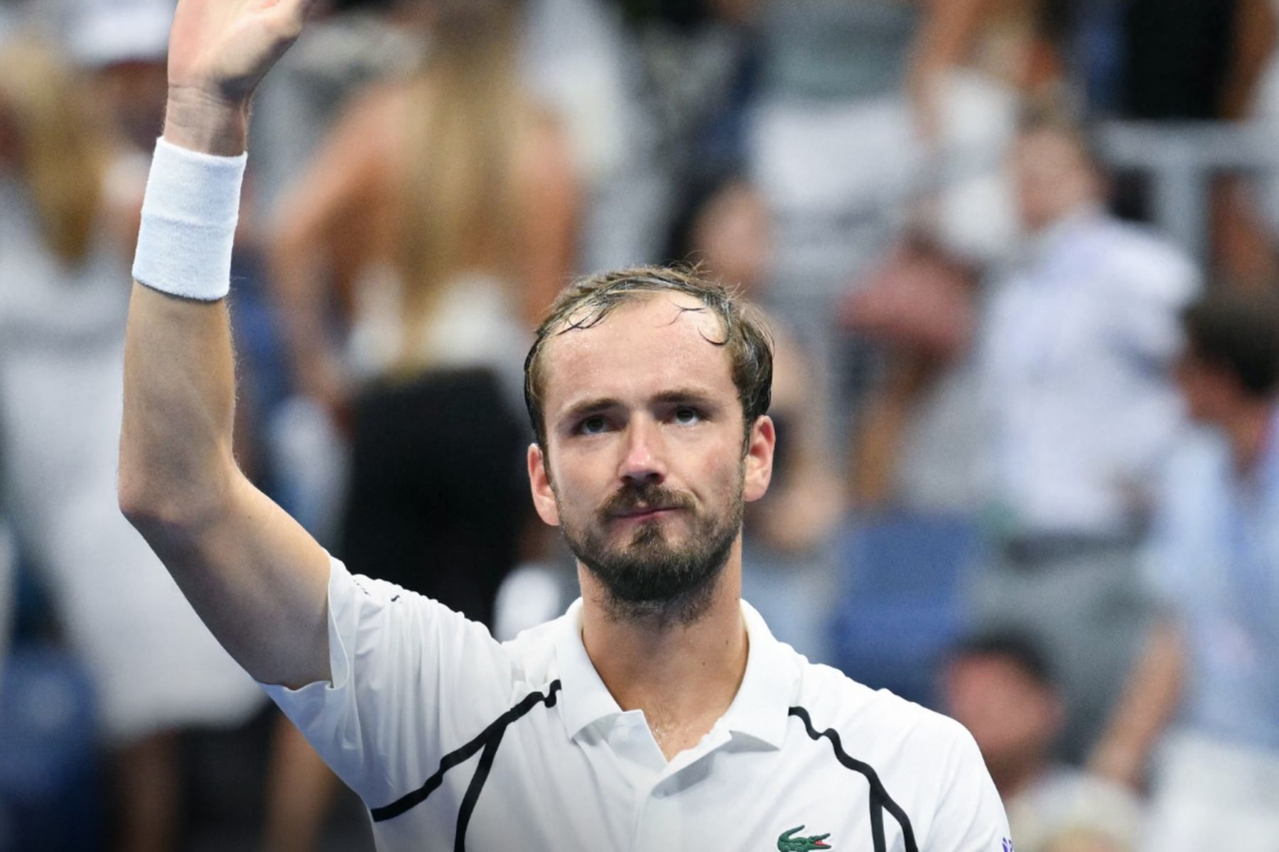 Medvedev domina, vence anfitrião e avança à terceira rodada do US Open