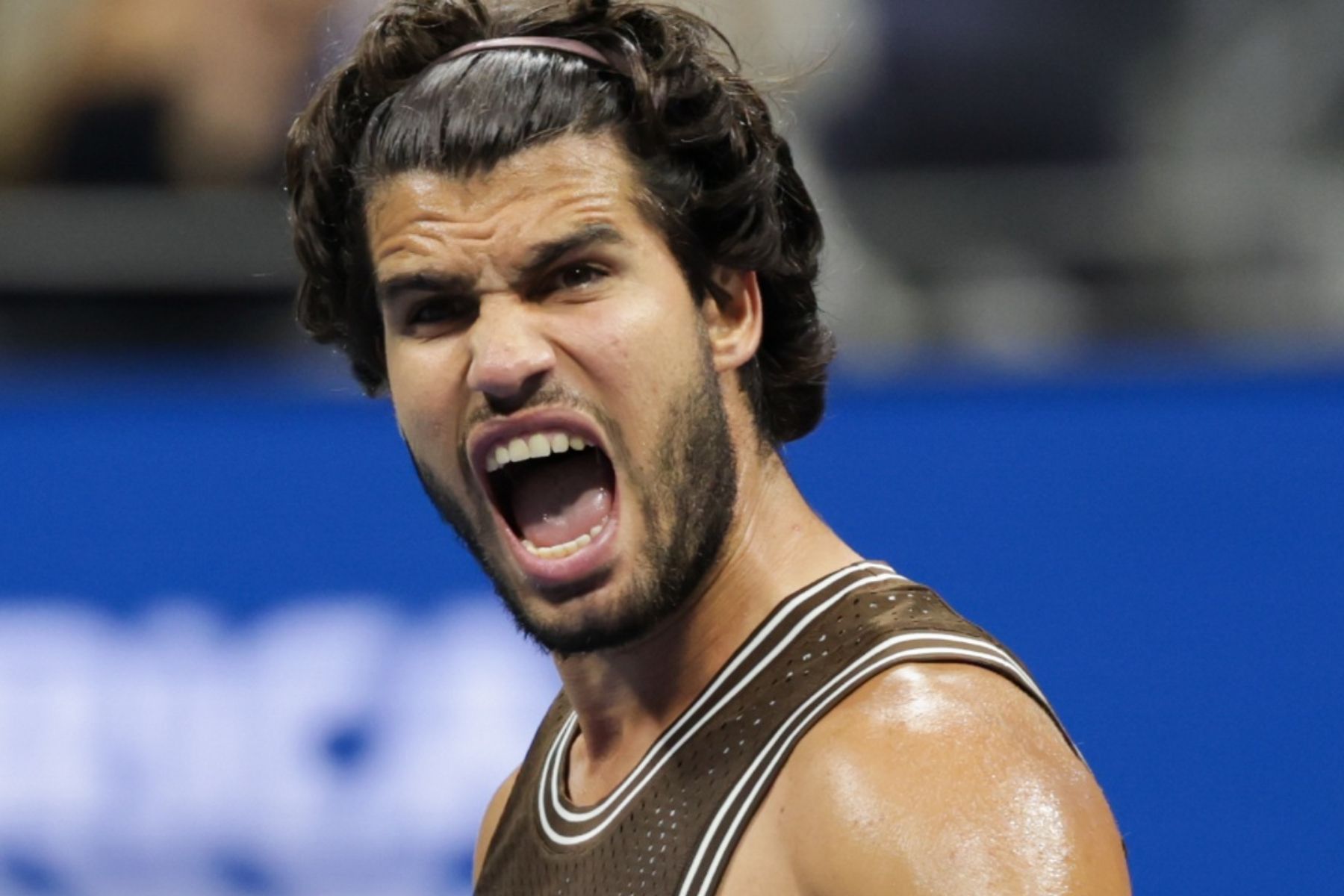 Carlos Alcaraz supera início ruim, bate português e avança no US Open