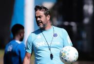 Zagueiro puxa a fila de baixas do Cruzeiro contra Athletico-PR; veja as opções de Artur