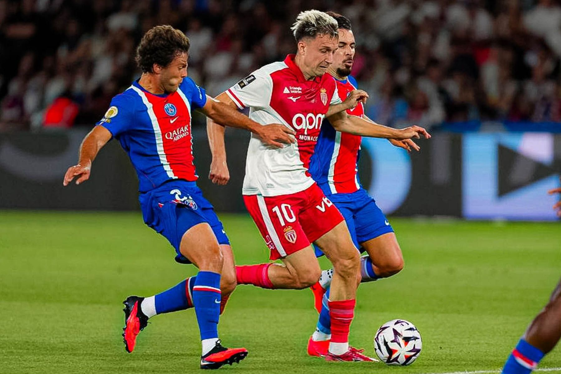 Monaco de Filipe Luís surpreende e vence PSG fora de casa pelo Campeonato Francês