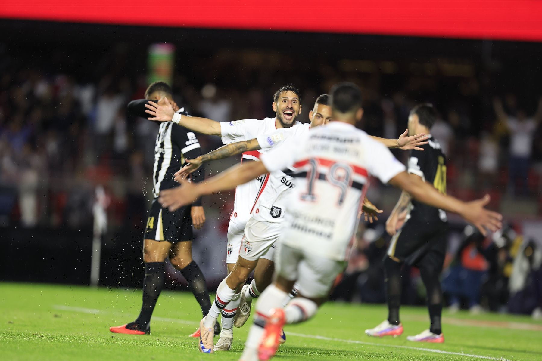São Paulo 2 x 0 Atlético: veja gols e melhores momentos do jogo pelo Brasileirão