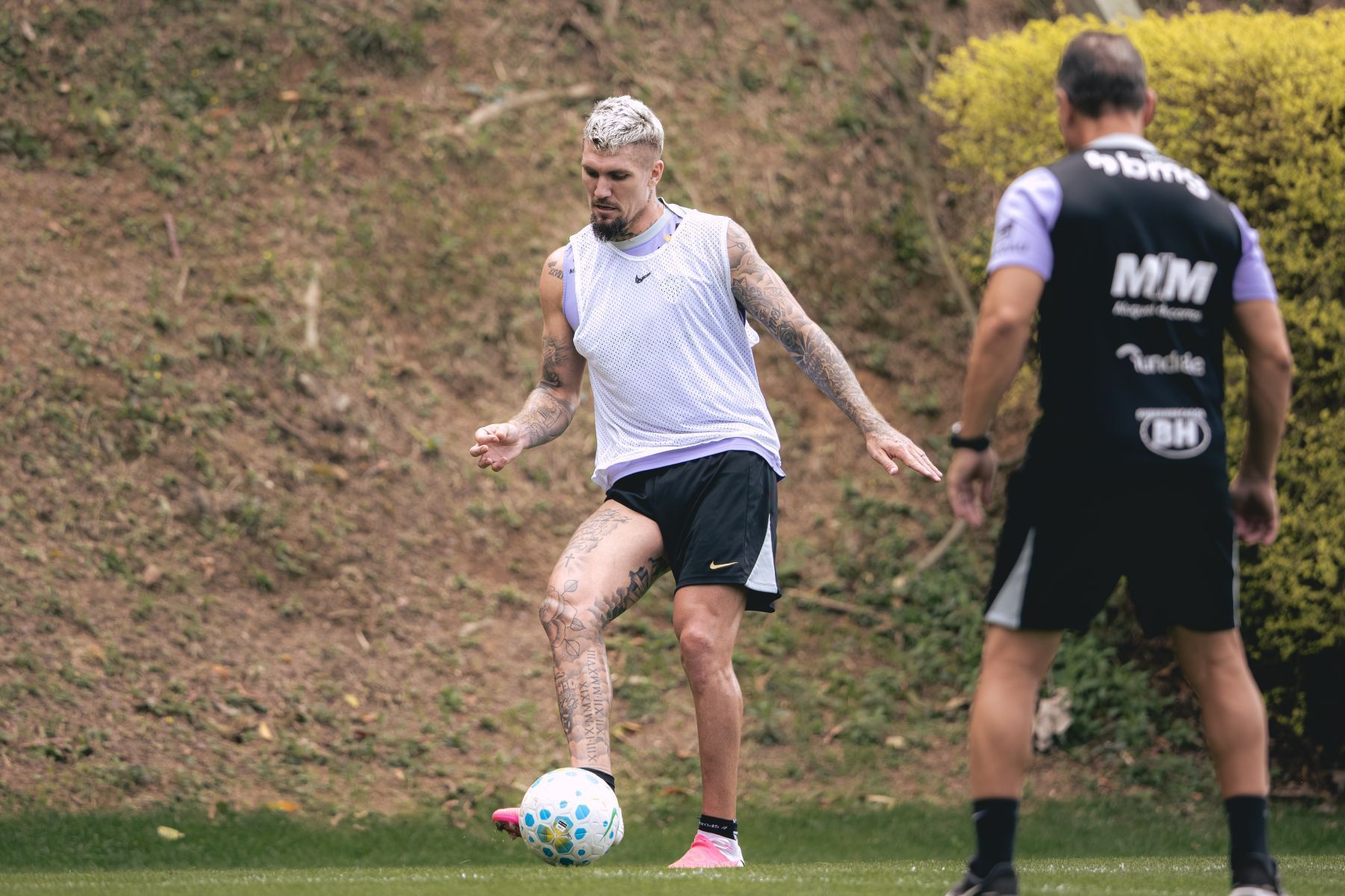 Lyanco pode voltar ao Atlético; entenda cenários de Barba para decisão com Santos