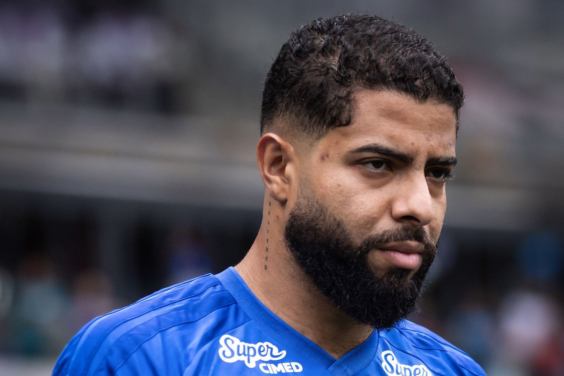 Zagueiro do Cruzeiro se dá bem contra artilheiro do Brasileirão e segue evolução