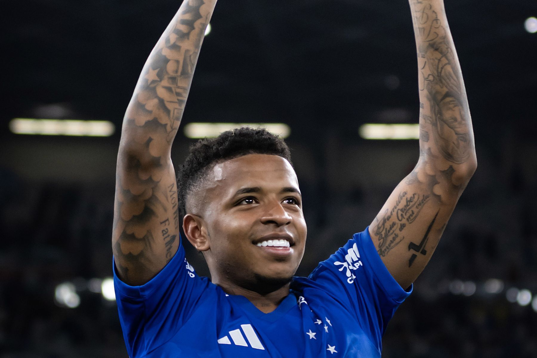 Ausência na Copa, destaque do Cruzeiro é pré-convocado e mira ciclo sólido em seleção