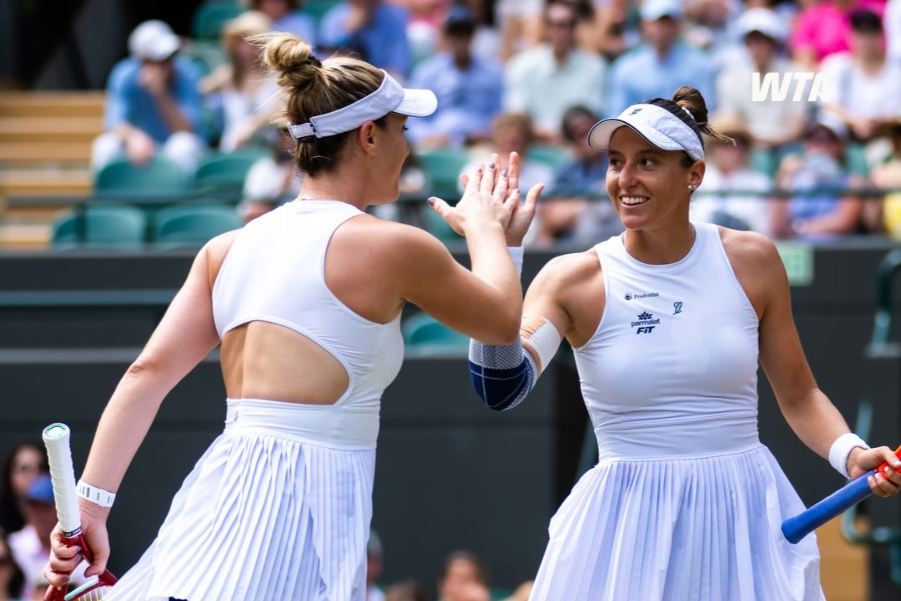 Luisa Stefani e Dabrowski chegam à quarta semifinal de Grand Slam na temporada