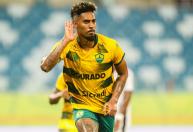 Ex-Atlético marca, e Cuiabá goleia Athletic pela Série B do Brasileiro