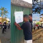 Família de jovem morta na Grande BH faz protesto em frente à casa de suspeito: 'Justiça'