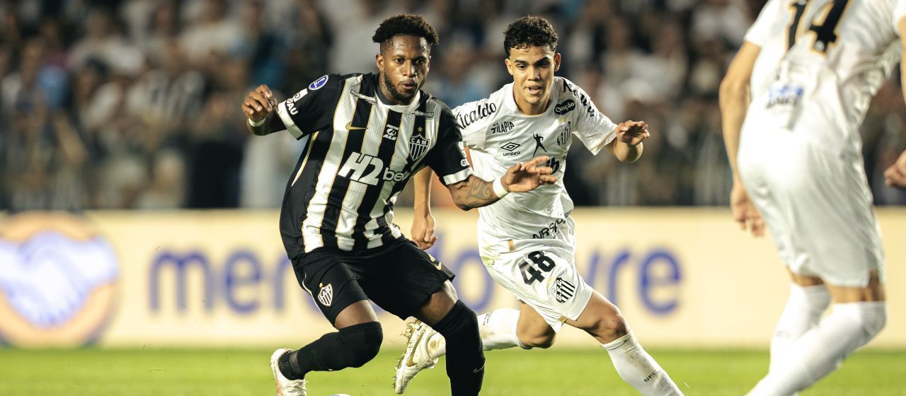 Atlético é dominado, perde para o Santos e se complica nas quartas da Sul-Americana