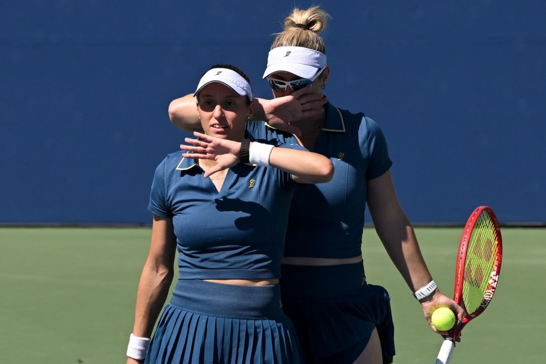 Luisa Stefani e Dabrowski levam virada para americanas e são eliminadas do US Open