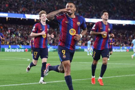 Gabriel Jesus marca seu primeiro gol pelo Barcelona e iguala Rivaldo entre brasileiros com mais gols na Champions League