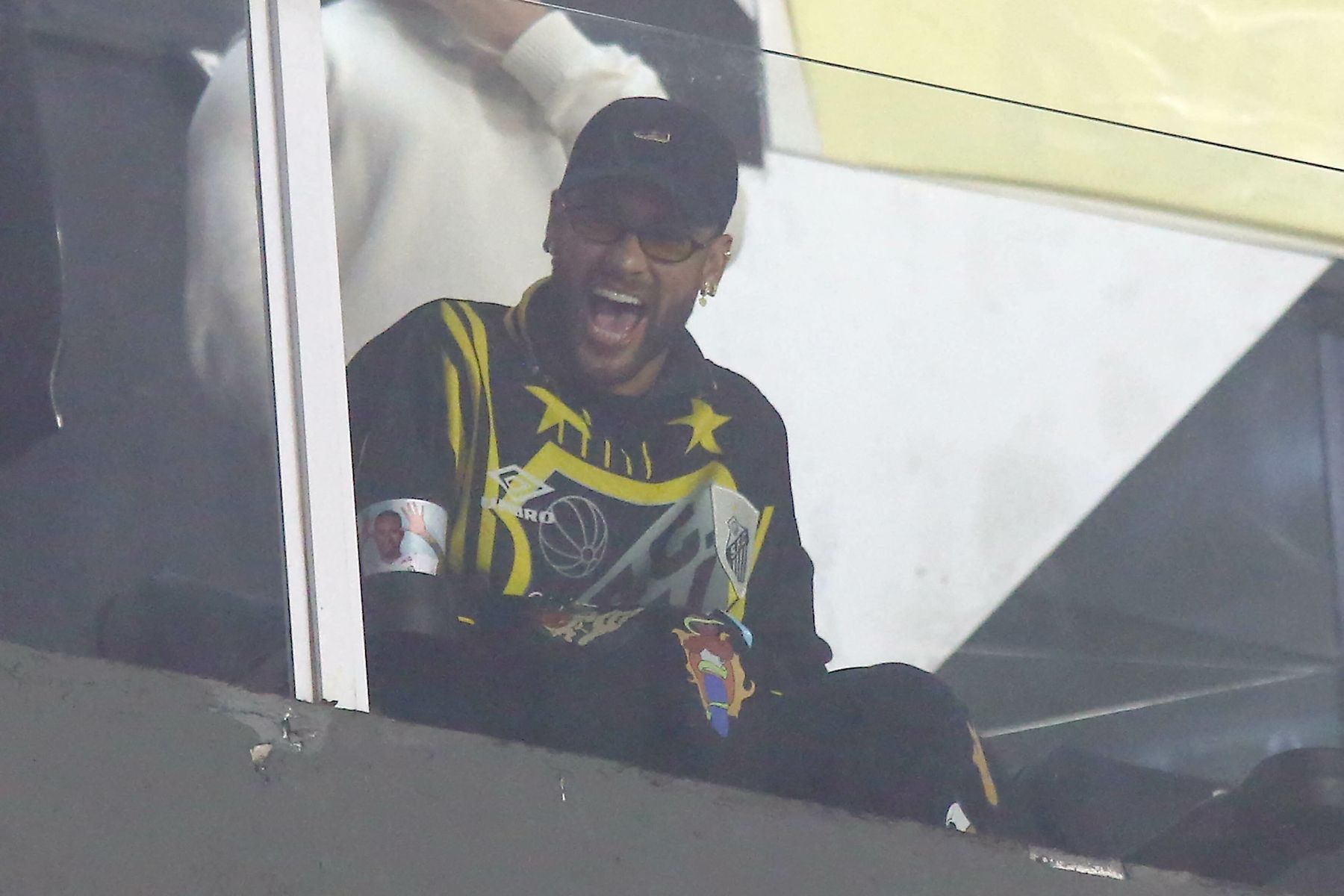 Neymar cutuca torcida do Atlético após ser provocado: 'Não jogo contra time pequeno'