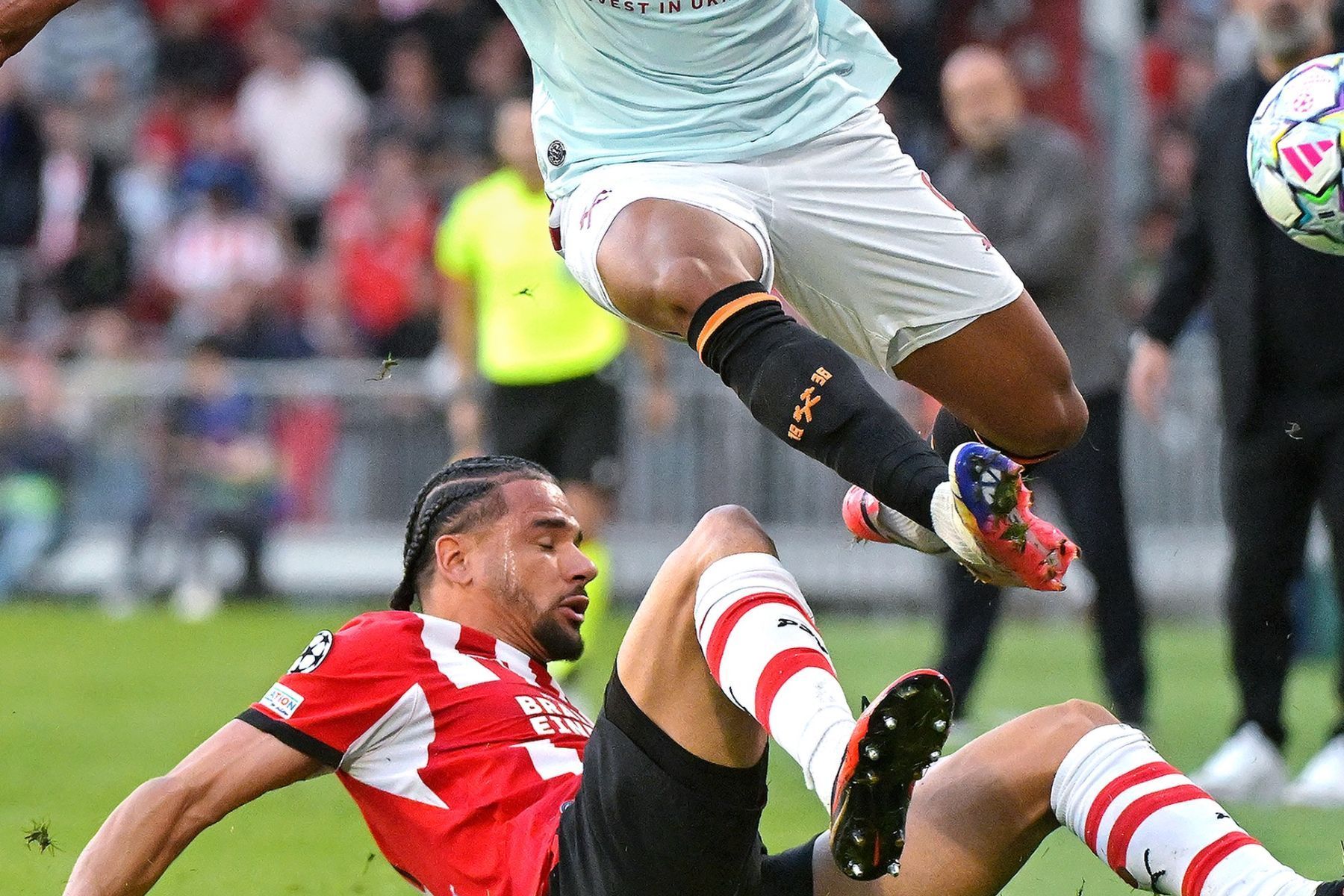 Com ex-Atlético em campo, Shakhtar estreia com empate com o PSV na Champions