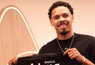 Vasco anuncia acordo para contratação do zagueiro Gabriel Pereira