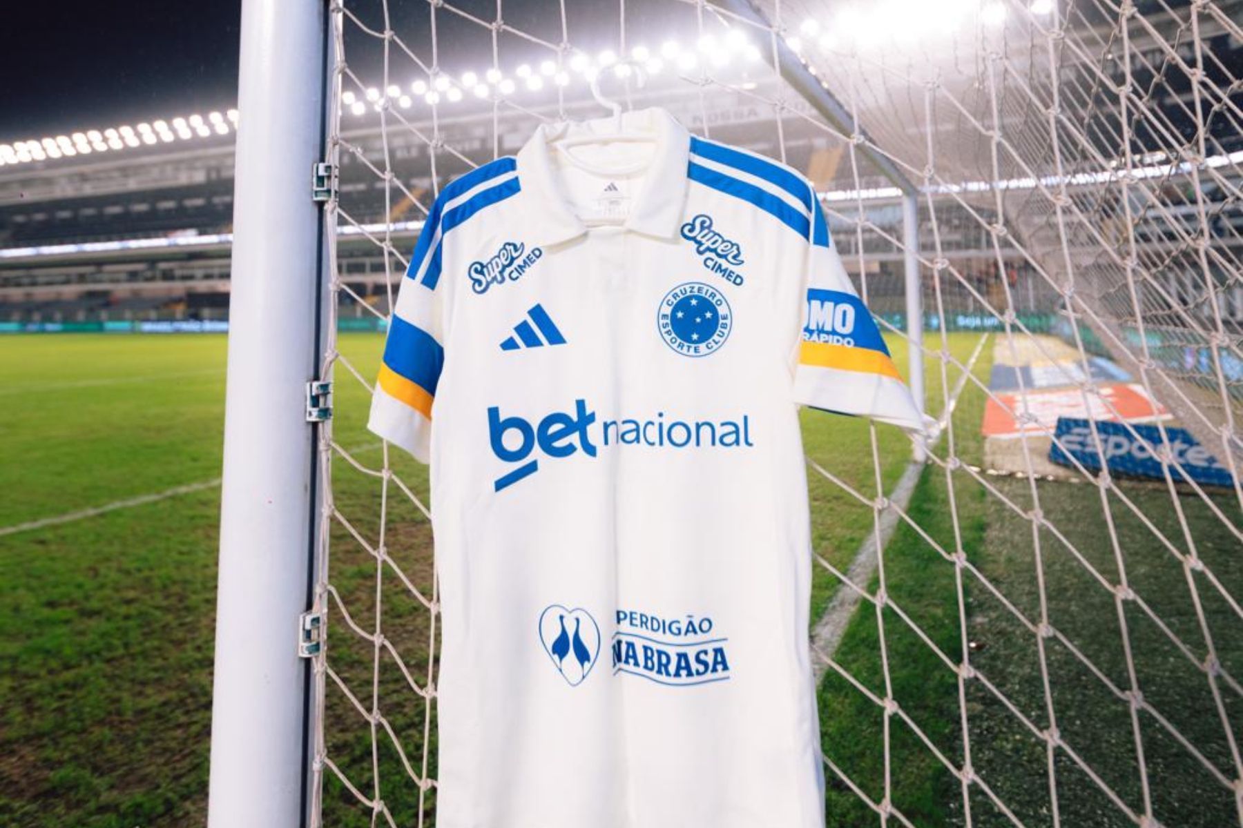 Escalação do Cruzeiro: Artur aciona quarteto de meio-campistas contra o Santos