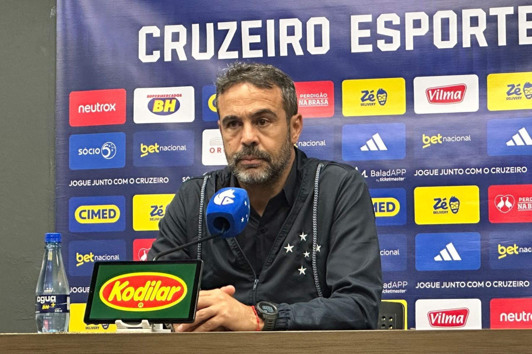 Artur assume responsabilidade e aponta 'causa' de derrota do Cruzeiro contra o Santos