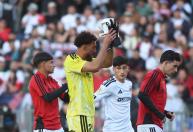 Vozinha falha e sofre primeiro gol pelo Colo-Colo; veja o lance