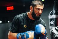 Chimaev reclama de inatividade no UFC, cobra por luta e dá ultimato: 'Estou tentando'