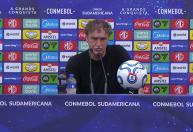 'Parece um tiroteio': Cuca desabafa sobre bastidores do Santos após queda para o Atlético