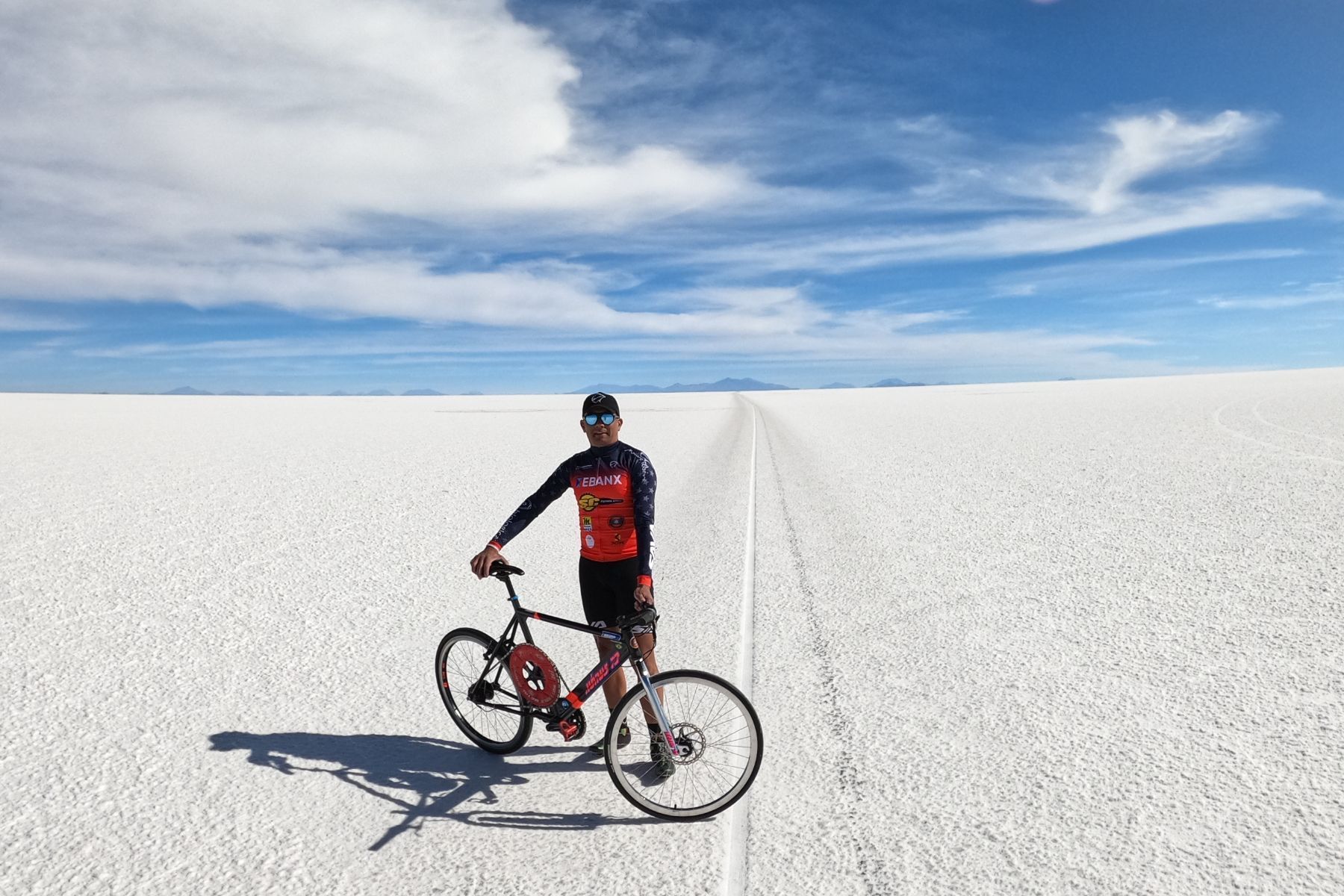 Brasileiro tenta alcançar 300 km/h de bicicleta para entrar no Guinness World Records