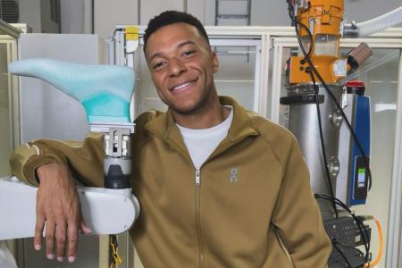 Mbappé anuncia parceria com a On, marca suíça