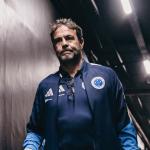 Escalação do Cruzeiro: Artur Jorge deve mexer em dois setores contra o Vitória